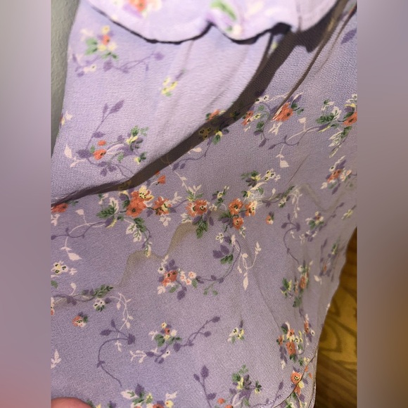 Reformation Naples Dress in Purple Ditsy
Floral size 6 - Picture 6 of 16